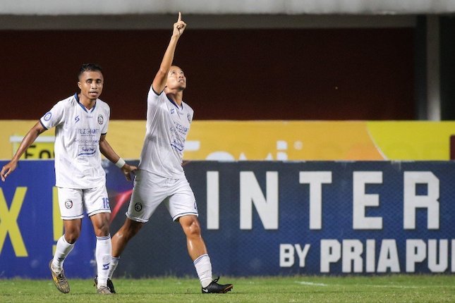 Kapten Arema FC, Dendi Santoso, Dikenai Sanksi Larangan Bermain