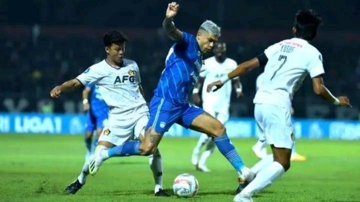 De Ja Vu? Persib Selalu Kalah di Kandang Kala Jumpa Persik Kediri