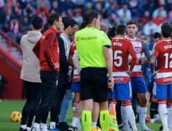 Innalillahi, Laga Granada vs Bilbao Dihentikan Karena Hal Ini