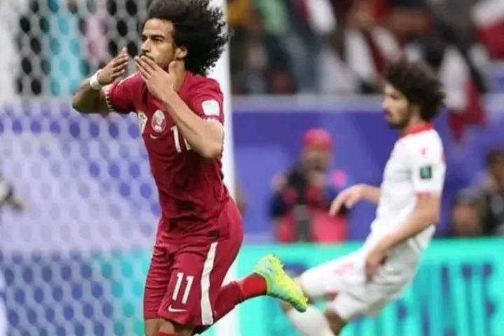 Striker Qatar Ini Tunjukkan Sikap Aneh Tak Mau Pasang Wajah di Kamera