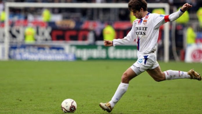 Sang Maesto “Free Kick” Juninho Pernambucano