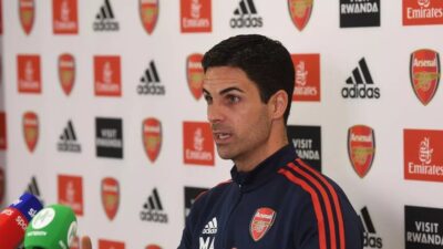 Arteta Tolak Ide Rekrut Striker Baru Meski Lini Depan Arsenal Mandul Gol