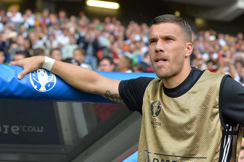 Jika Bisa Kembali ke Masa Lalu Podolski Yakin Tak Akan Terima Tawaran Inter SCORE.CO.ID