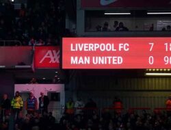Perayaan 1 Tahun Hari Kemenangan 7-0, Fans Liverpool Bergembira