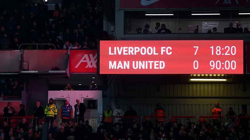 Perayaan 1 Tahun Hari Kemenangan 7-0, Fans Liverpool Bergembira