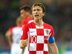 Luka Modric Dilema : Antara ke Arab atau Main Bareng Messi