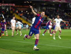 Lewandowski Membawa Barcelona Menang atas Valencia dengan Skor 4-2