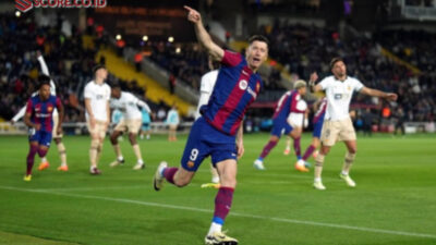 Lewandowski Membawa Barcelona Menang atas Valencia dengan Skor 4-2