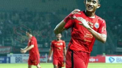 Gaji Siapa yang Lebih Besar Thom Haye Atau Rizky Ridho SCORE.CO.ID