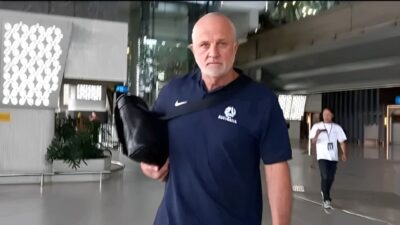 fans australia minta graham arnold dipecat