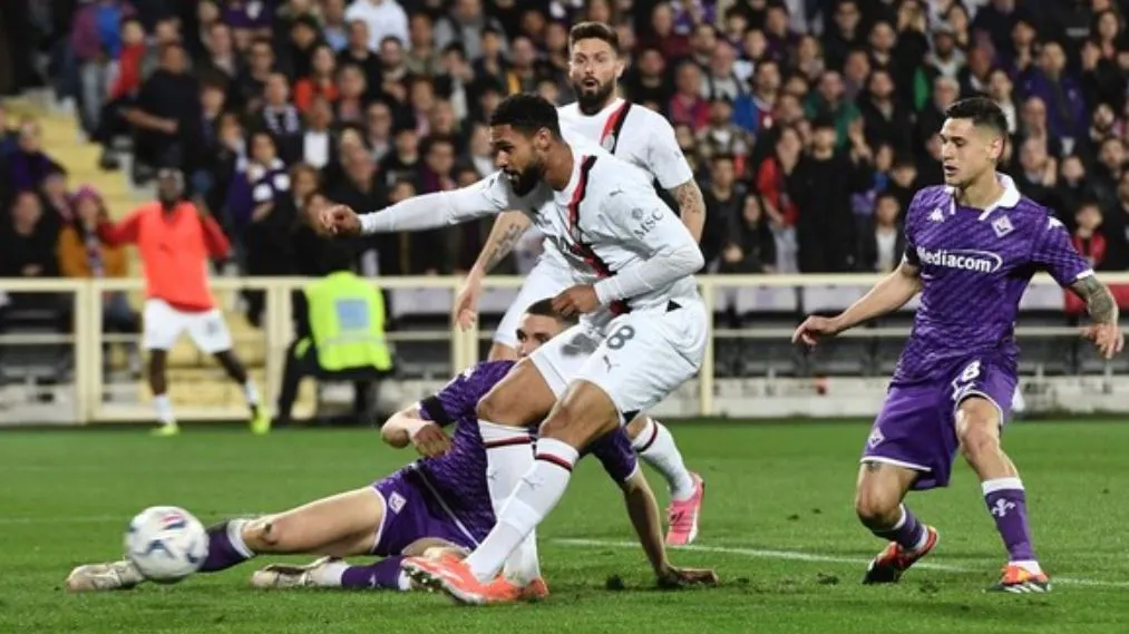 Fiorentina vs AC Milan 1 SCORE.CO.ID