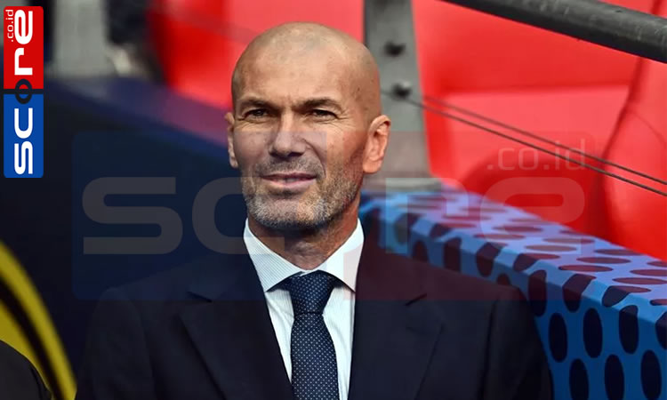 Zinedine Zidane Latih MU