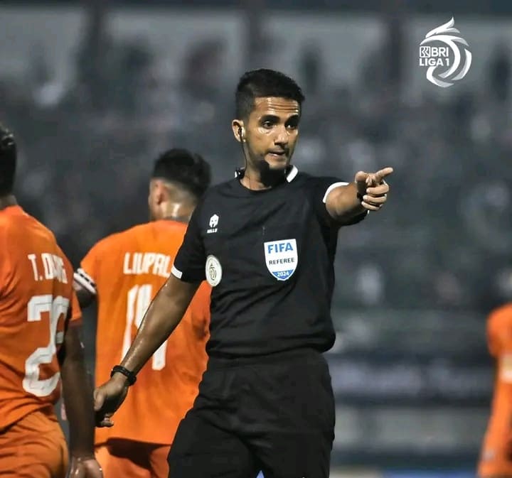 Waspadai 2 Wasit Biang Kerok Ini, Sering Beri Penalti di Liga 1 2024/2025