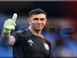 2  Pemain Ini Terancam Emiliano Martinez yang Diincar MU