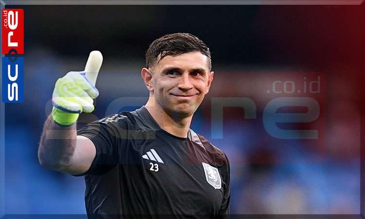 Emiliano Martinez Masuk Radar Transfer Setan Merah