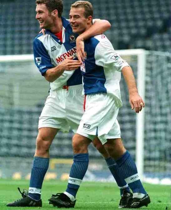 Alan Shearer, dengan 260 gol jadi top skor Liga Inggris Sepanjang Masa