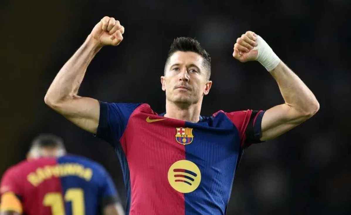 Rekor Gol Lewandowski: Update Jumlah Gol Terbaru 2025 Cek update total gol King Lewa di semua kompetisi.