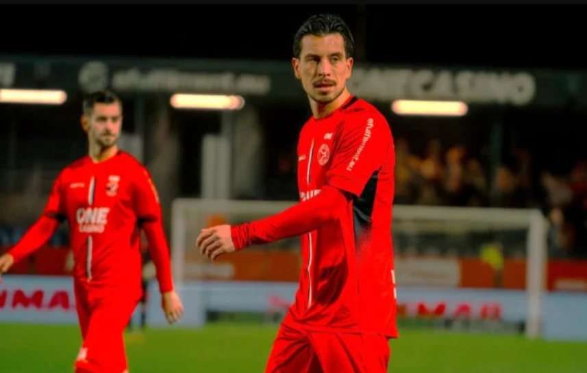 Kupas tuntas skill & profil 'The Professor' di 2025.