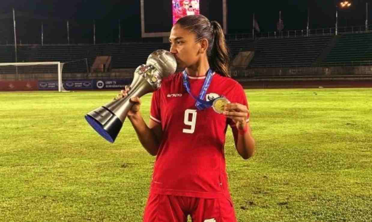Biodata Claudia Scheunemann: Bintang Muda Timnas Wanita Perjalanan karier dan prestasi sang wonderkid putri.