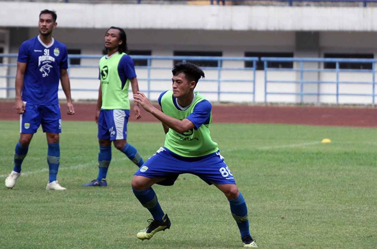 Profil Alfeandra Dewangga Pemain Persib & Agamanya