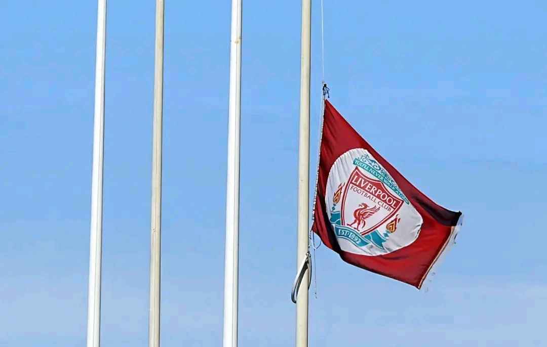 Bendera Setengah Tiang Liverpool untuk Kepergian Diogo Jota