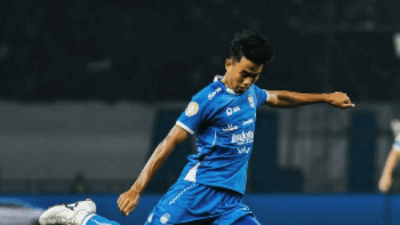 Dominasi Pertahanan yang Tidak Tergoyahkan: Bek Persib Bandung Terbaik Musim 2024/2025