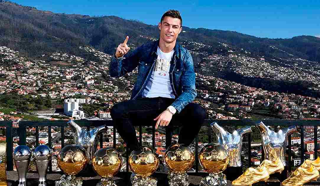 Benarkah Ronaldo Raih 14 Trofi Individu dalam Satu Musim
