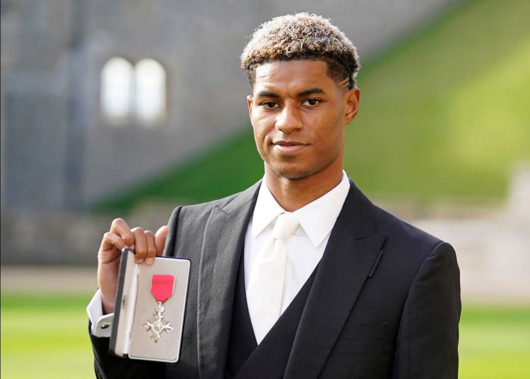 Koleksi gelar individu dan trofi tim sepanjang karirnya.