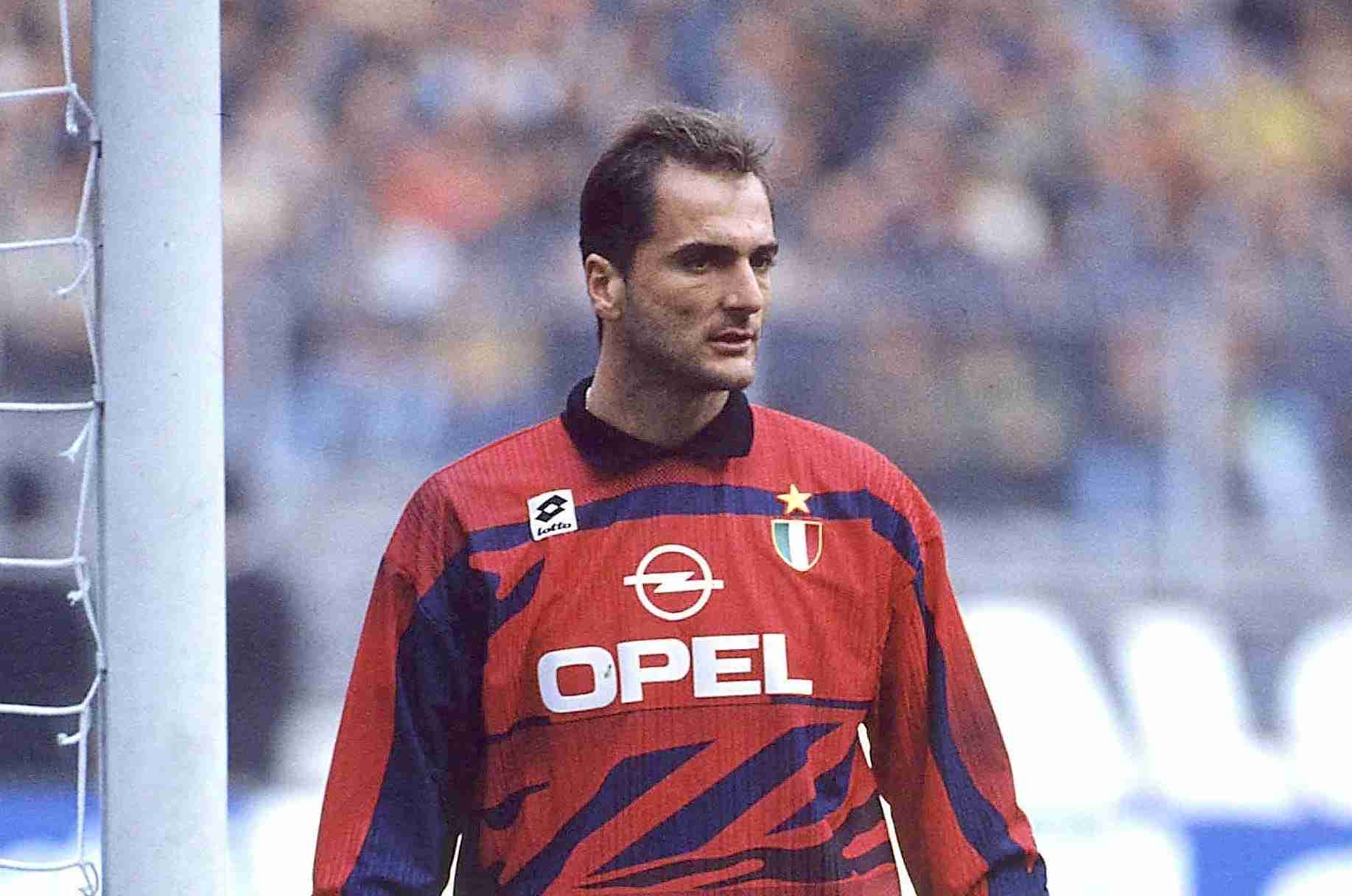 Kiper Legenda AC Milan