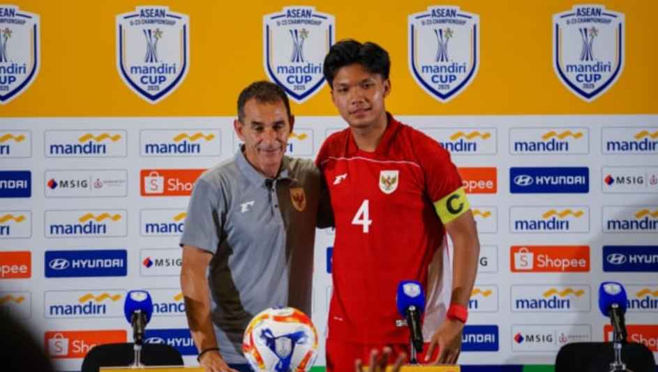 Cek estimasi pendapatan dan nilai pasar kapten muda ini.