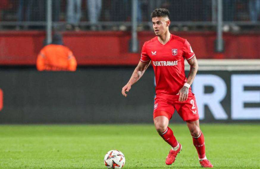 Mees Hilgers ke Crystal Palace Kabar transfer 2025