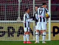 Prediksi Skor Lens vs Lyon Ligue 1, 16 Agustus 2025 Pukul 22.00 WIB