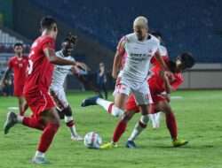 Persis Solo Kalah Lagi di Menit Terakhir, De Roo Berjanji Memperbaiki Masalah