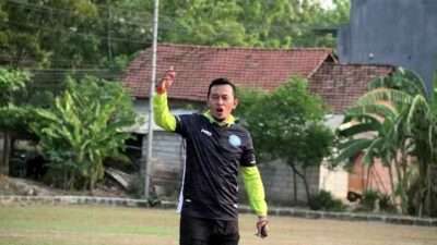 Polemik Mantan Asisten Pelatih dan Manajemen Klub Persiku