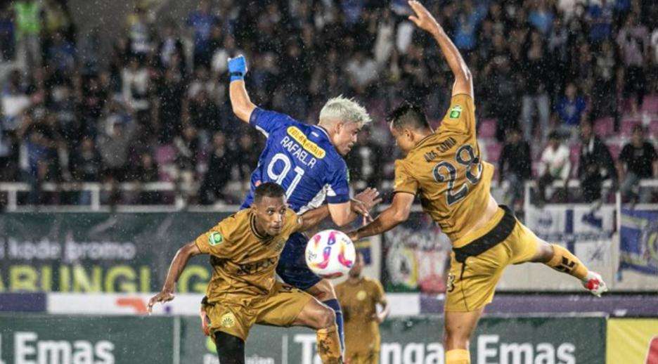 Bedah taktik dan skema andalan untuk arungi kompetisi Liga 1.