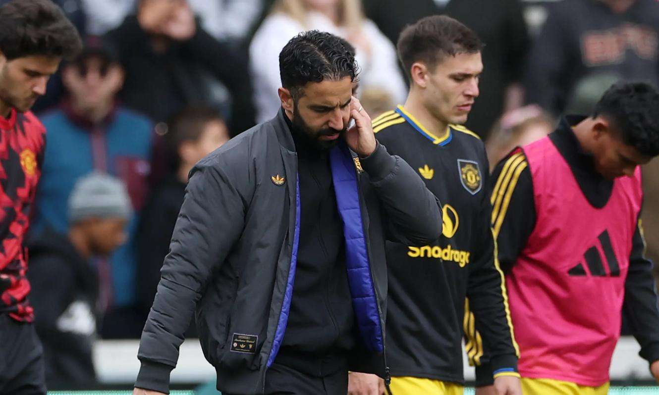 Bek tangguh ini minta rekan setimnya introspeksi diri.