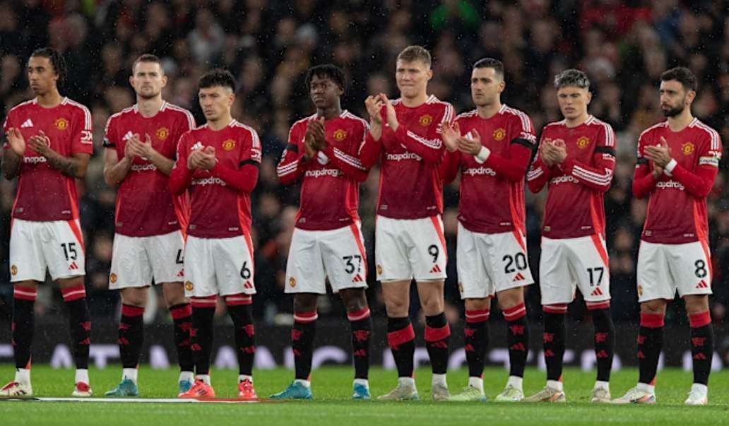 Susunan Pemain Manchester United FC vs Man City Resmi Formasi yang digunakan dan daftar pemain cadangan kunci.