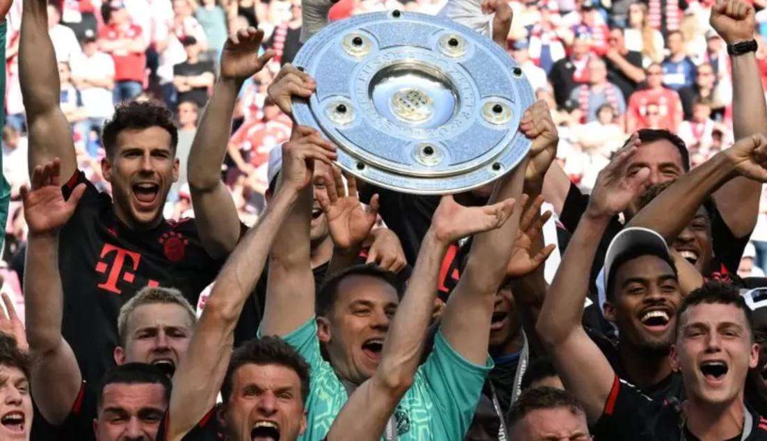 Siapa saja klub yang pernah mengangkat trofi Meisterschale