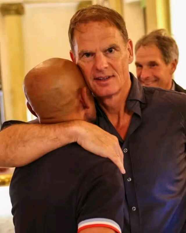 Frank de Boer Dikabarkan Melatih Timnas: Bukti Foto Berpelukan dengan Scouting Timnas