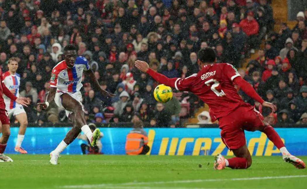 Liverpool Dibantai Palace, Juara Bertahan Newcastle Lolos Piala Liga