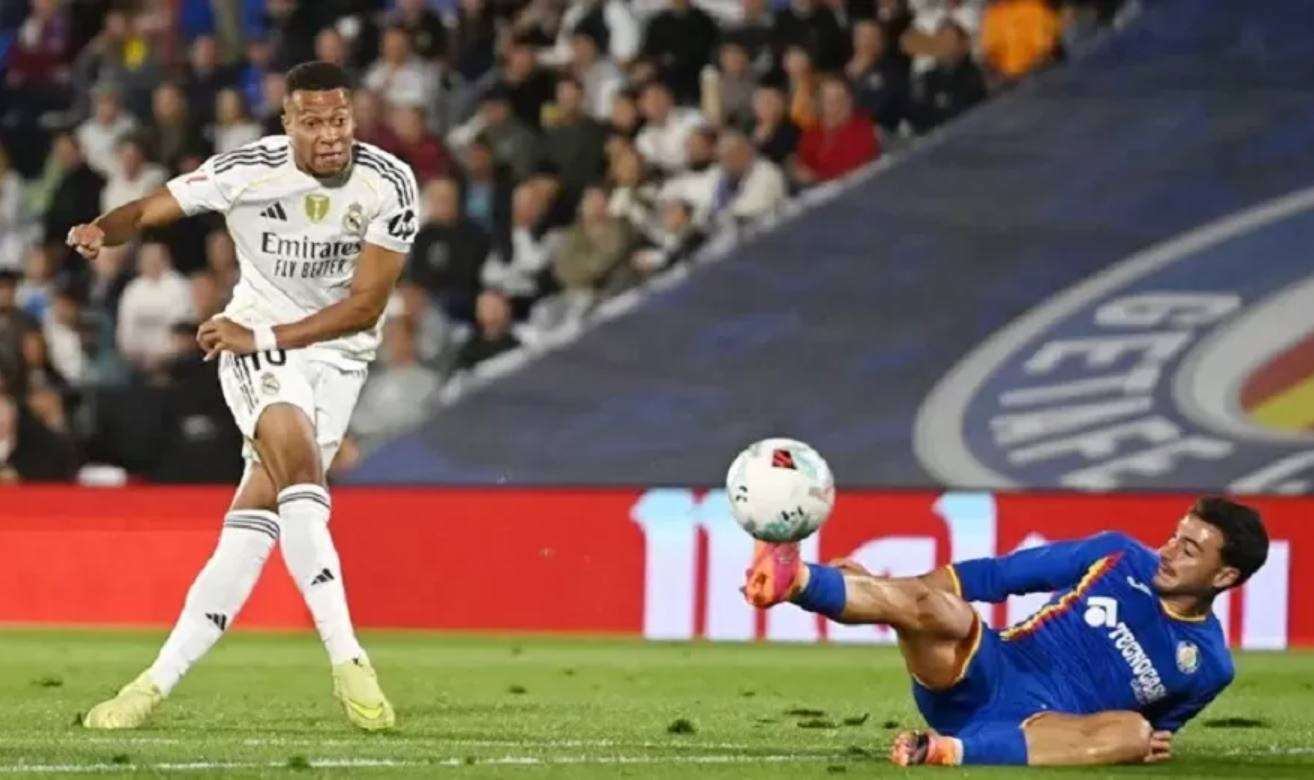 Kylian Mbappe Makin Tajam di Real Madrid, Cetak Gol Penentu dan Bikin Ancelotti Bilang Ini Mbappe cetak gol krusial. Pujian Ancelotti untuknya.