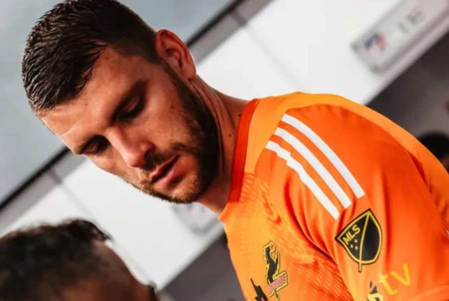 Maarten Paes Keturunan Indonesia dari Mana? Ini Silsilah Keluarganya Mengungkap asal-usul darah Indonesia dari sang nenek.