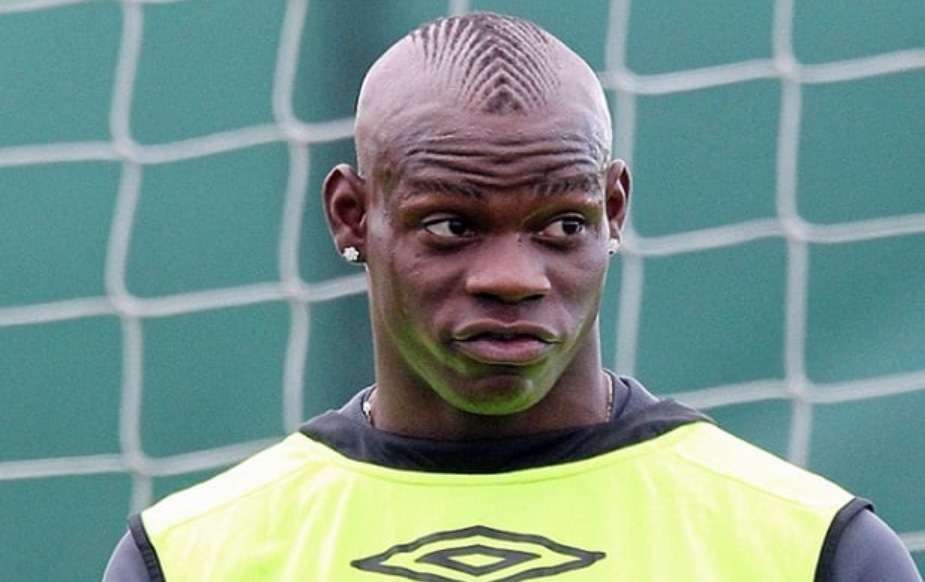Mengungkap keyakinan striker kontroversial Mario Balotelli.