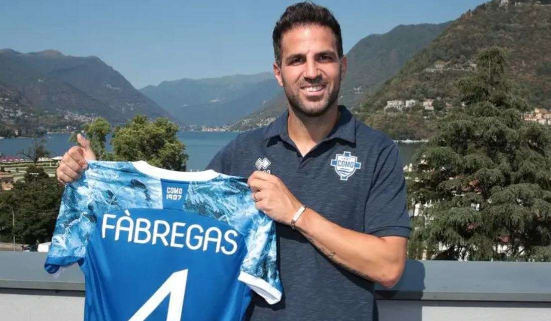 Cesc Fabregas di Pintu Keluar? Como Beri Lampu Hijau Jika Ada Tawaran Tepat Sinyal kepindahan legenda Spanyol dari Liga Italia.