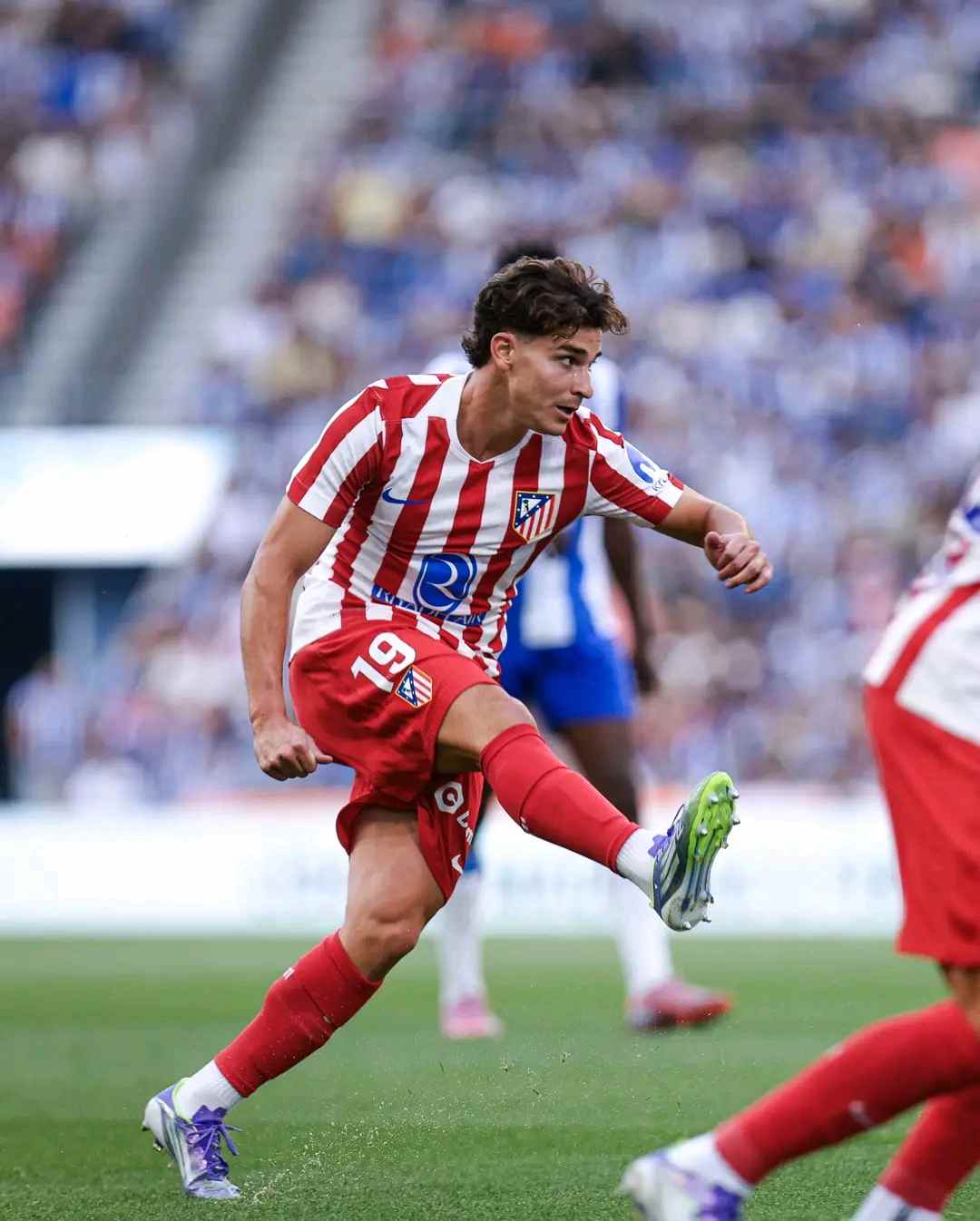 Daftar Pemain Incaran Barcelona Pertama - Julian Alvarez