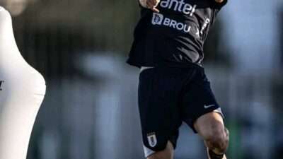 Manchester United Dikabarkan Buat Grup Chat Rahasia Soal Masa Depan Bek Muda Ini, Siapa Dia?