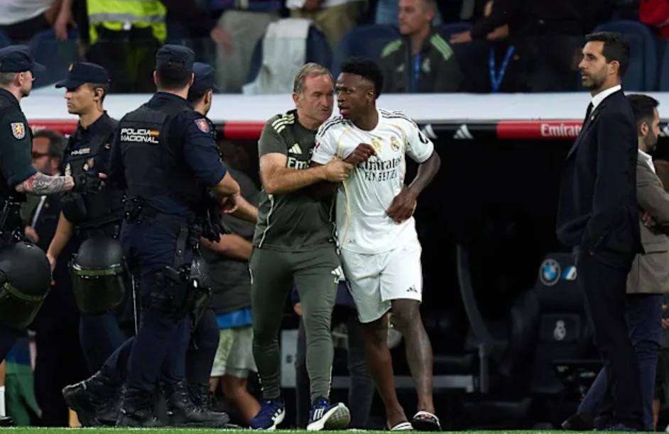 Detail konflik Vini Jr dan Xabi Alonso. Skuad Madrid retak