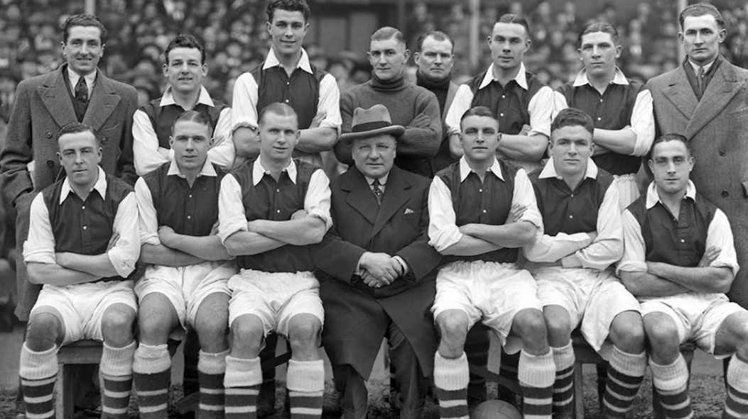 Simak rekor kemenangan paling telak dalam rivalitas sengit.