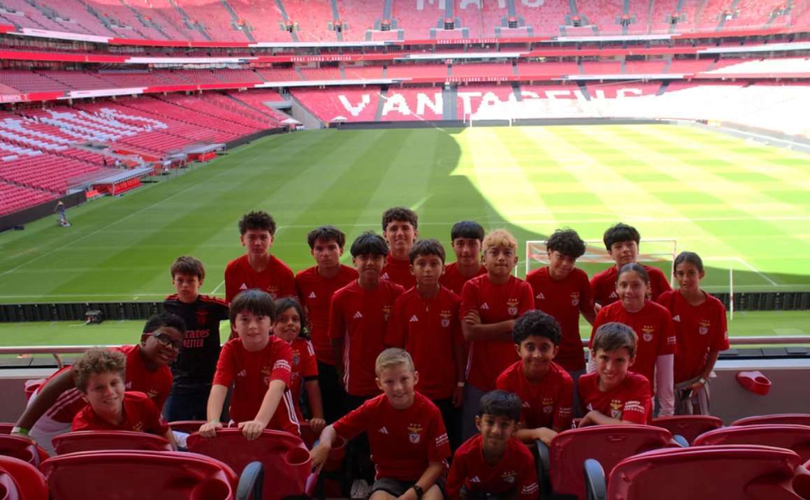 10 Akademi Sepak Bola Terbaik di Dunia 2025: Benarkah La Masia Bukan Lagi Nomor 1? Tur Sepak Bola Akademi SL Benfica di Portugal 2026