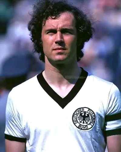 Bek Terbaik Sepanjang Masa: CB yang Paling Kokoh di Dunia